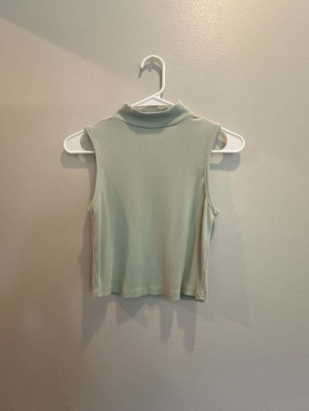 She + Sky Sleeveless Ribbed Mock-Neck Tank Top